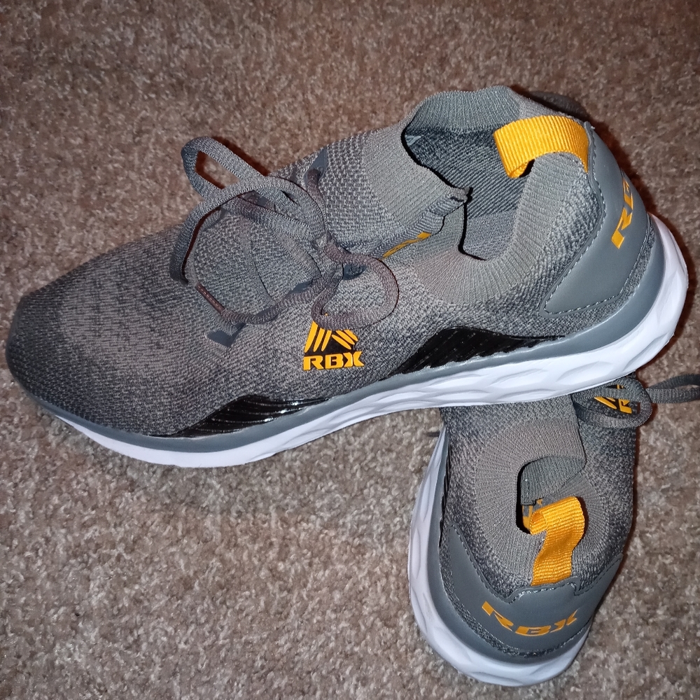 Reeboks - Picture 2 of 3